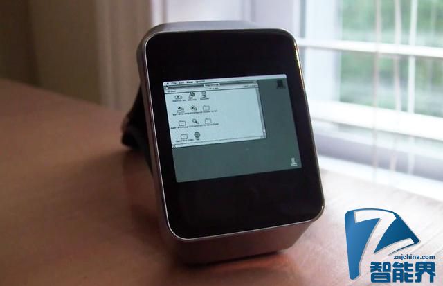 碉堡了！用Android Wear運(yùn)行蘋果MacintoshII