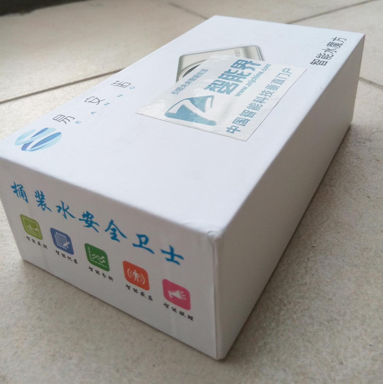 易安諾智能水魔方：智能監(jiān)測桶裝水