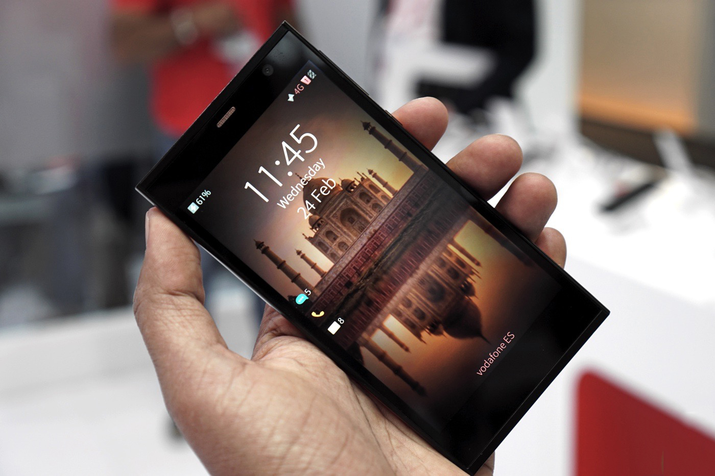 Jolla 授權(quán)的 Aqua Fish 手機低調(diào)亮相 MWC