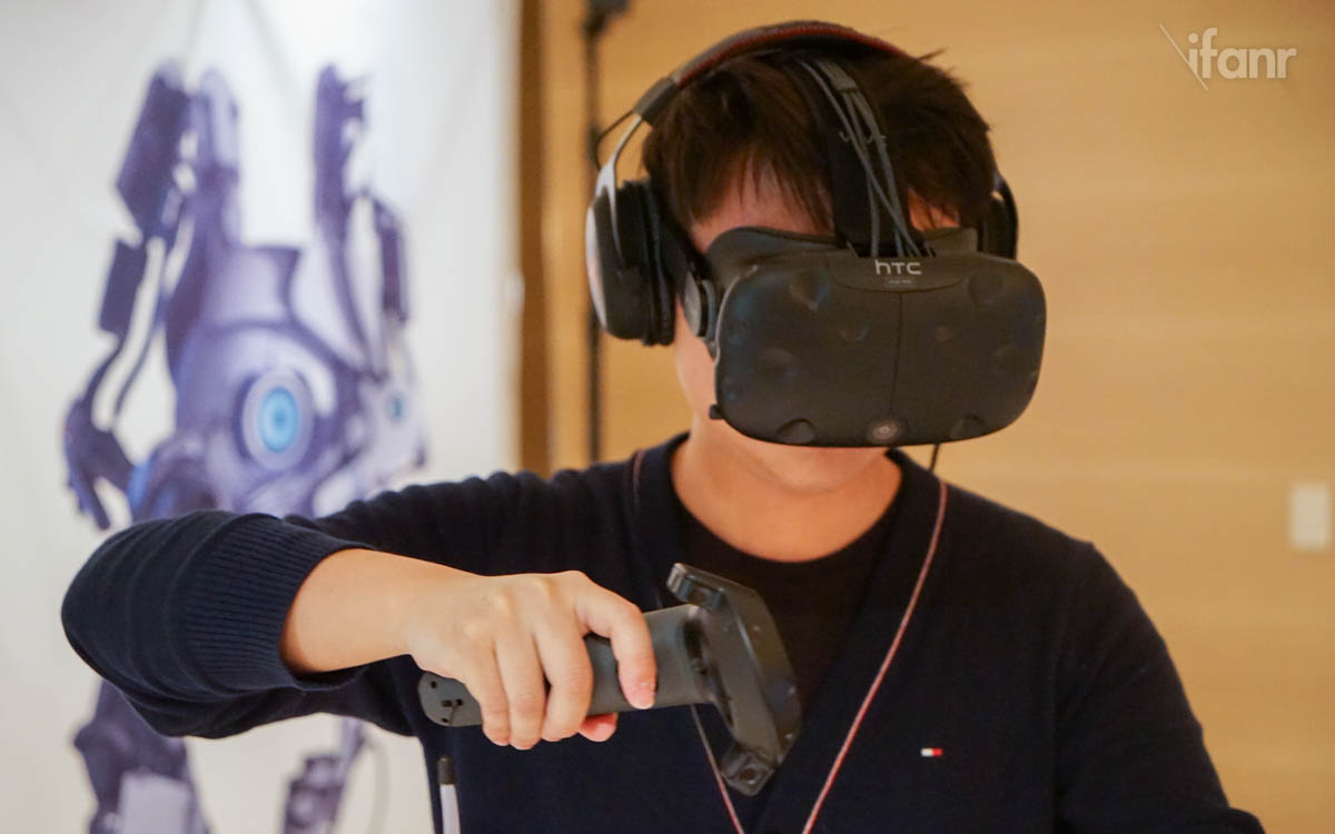 為了更快的體驗到更多游戲，HTC Vive 將迎接 2D 桌面影院模式