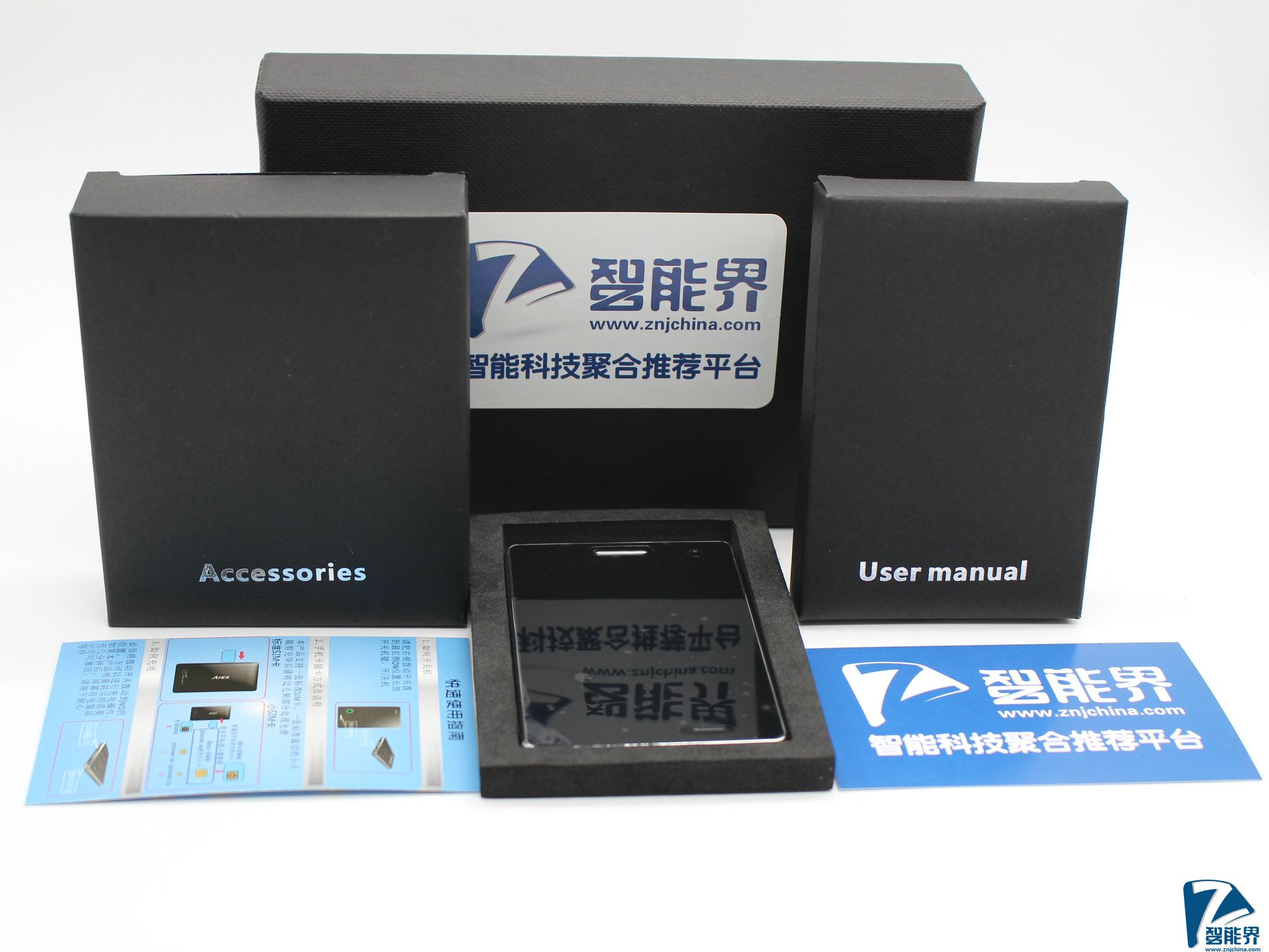 小巧便攜顏值高，便于攜帶無(wú)煩惱—Aiek M4智能卡片手機(jī)