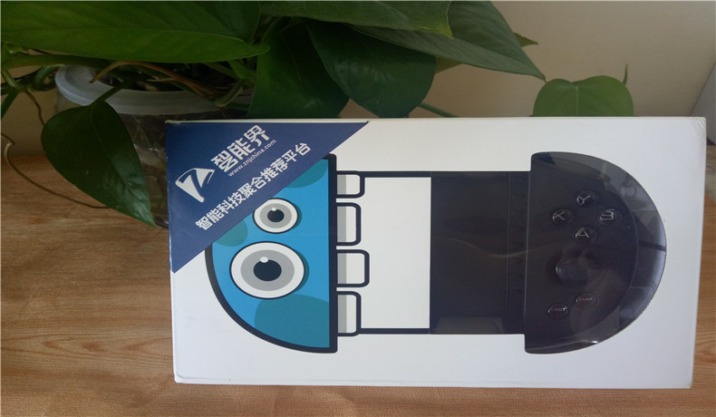 飛智Wee手柄強勢侵入地球，讓我們拿起手機開戰(zhàn)吧！