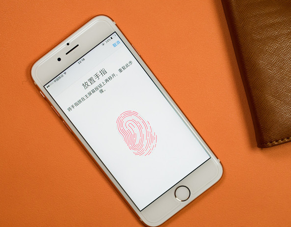 遠(yuǎn)不止是6s！iPhone還剩30%電量就自動(dòng)關(guān)機(jī)