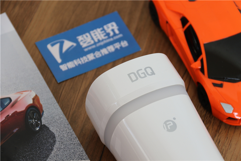 車內(nèi)甲醛異味 輕輕一鍵全去除 DGQ車載除味器體驗(yàn)