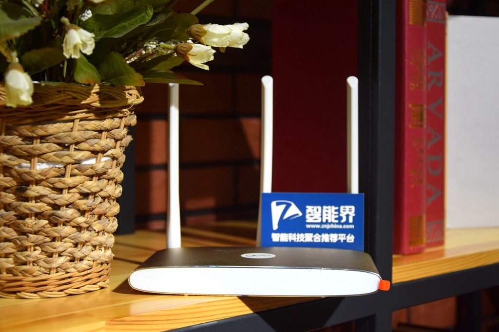 實(shí)力與顏值，穩(wěn)中求勝的極路由3細(xì)品