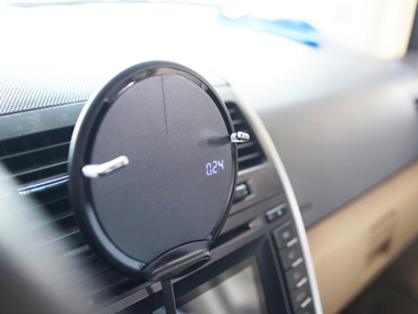 自駕旅行好伴侶：MIPOW CLIPAD車載無線充體驗