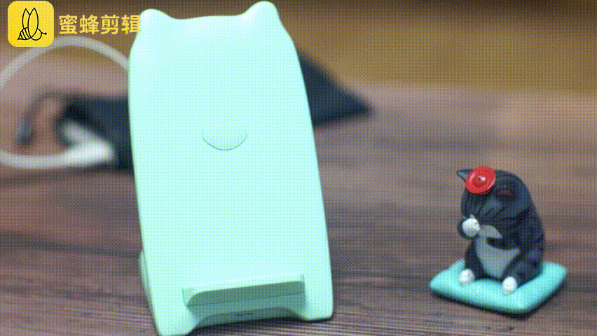 1557134446720137.gif