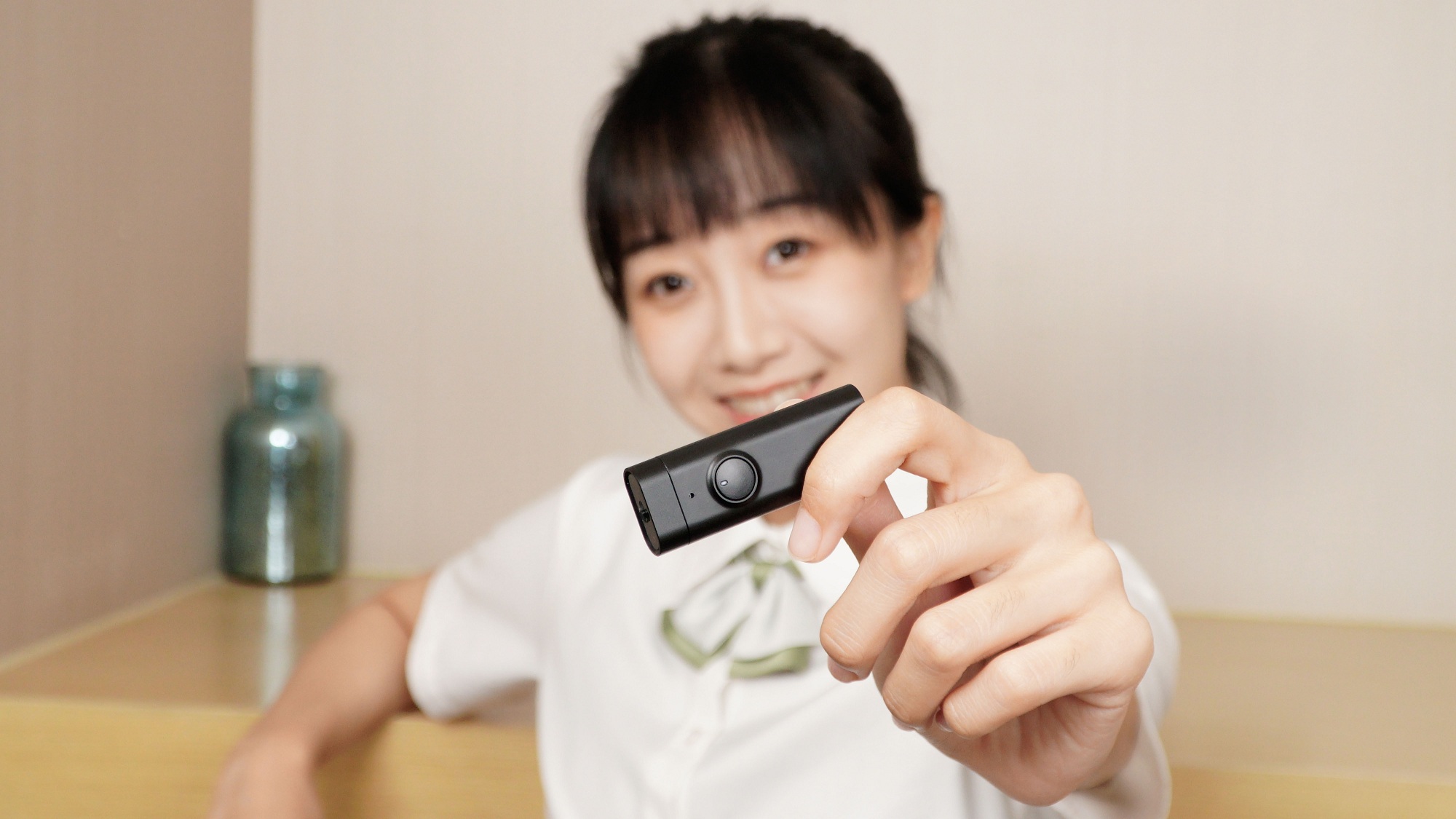 漢王全語(yǔ)通AI錄音筆體驗(yàn)，錄音轉(zhuǎn)寫(xiě)、同聲傳譯就該如此高效暢快