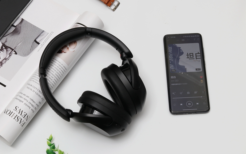 年度好物推薦：索尼新款重低音頭戴式降噪耳機，強勁續(xù)航，靜聽好時光
