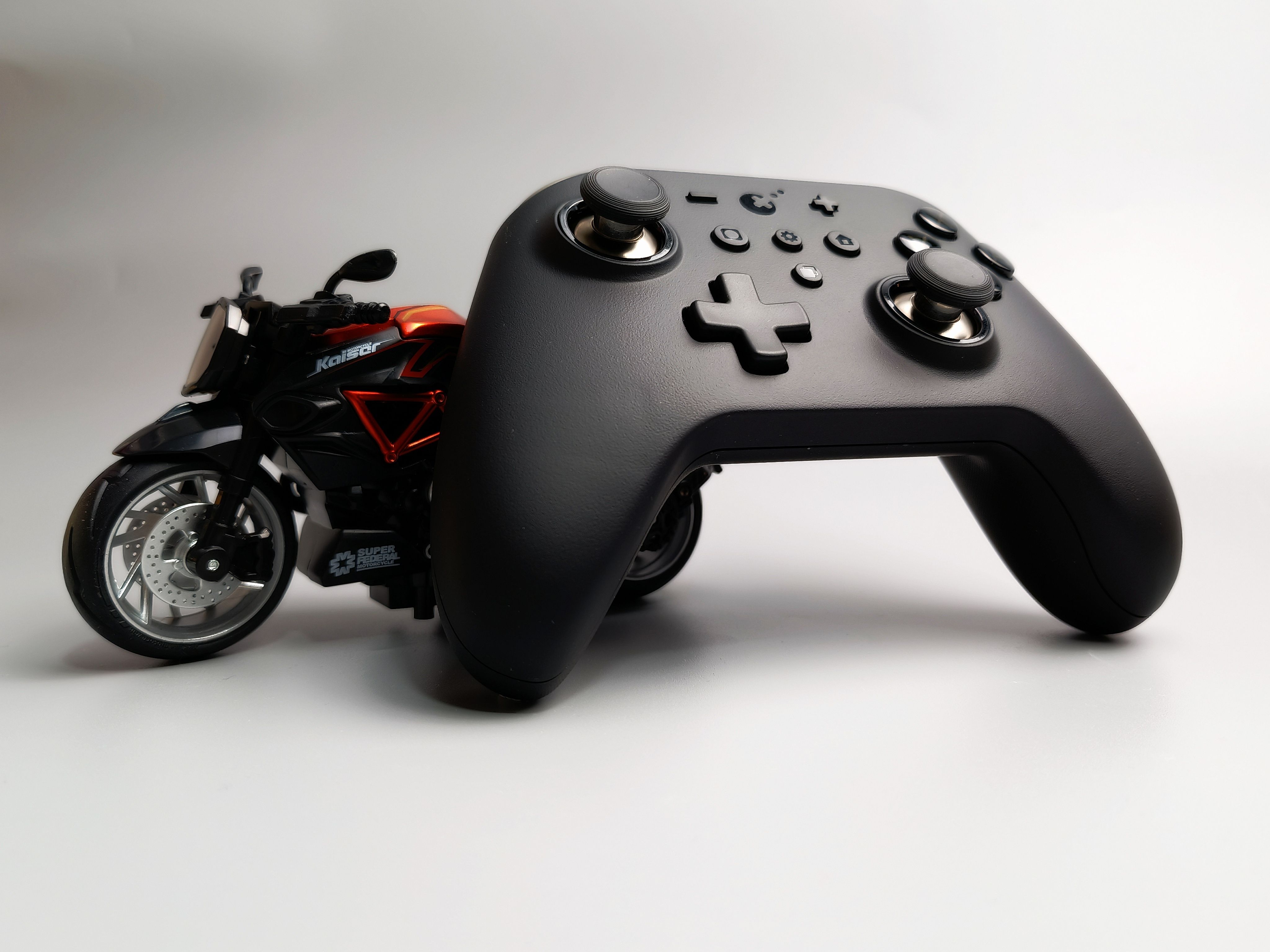 玩分手廚房？給Switch配個手柄，你需要谷粒金剛2PRO