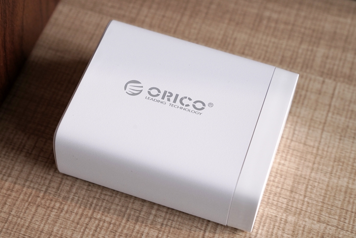 ORICO 100W氮化鎵充電器體驗：一拖四照樣扛得住！