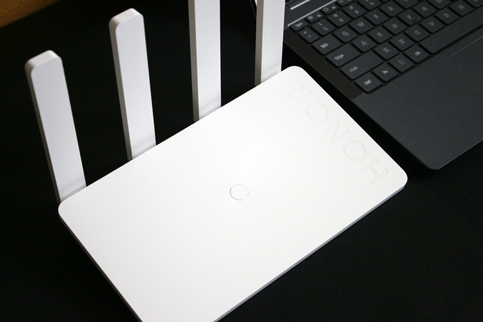 榮耀路由4體驗(yàn)：極速Wi-Fi 6，暢快看8K！