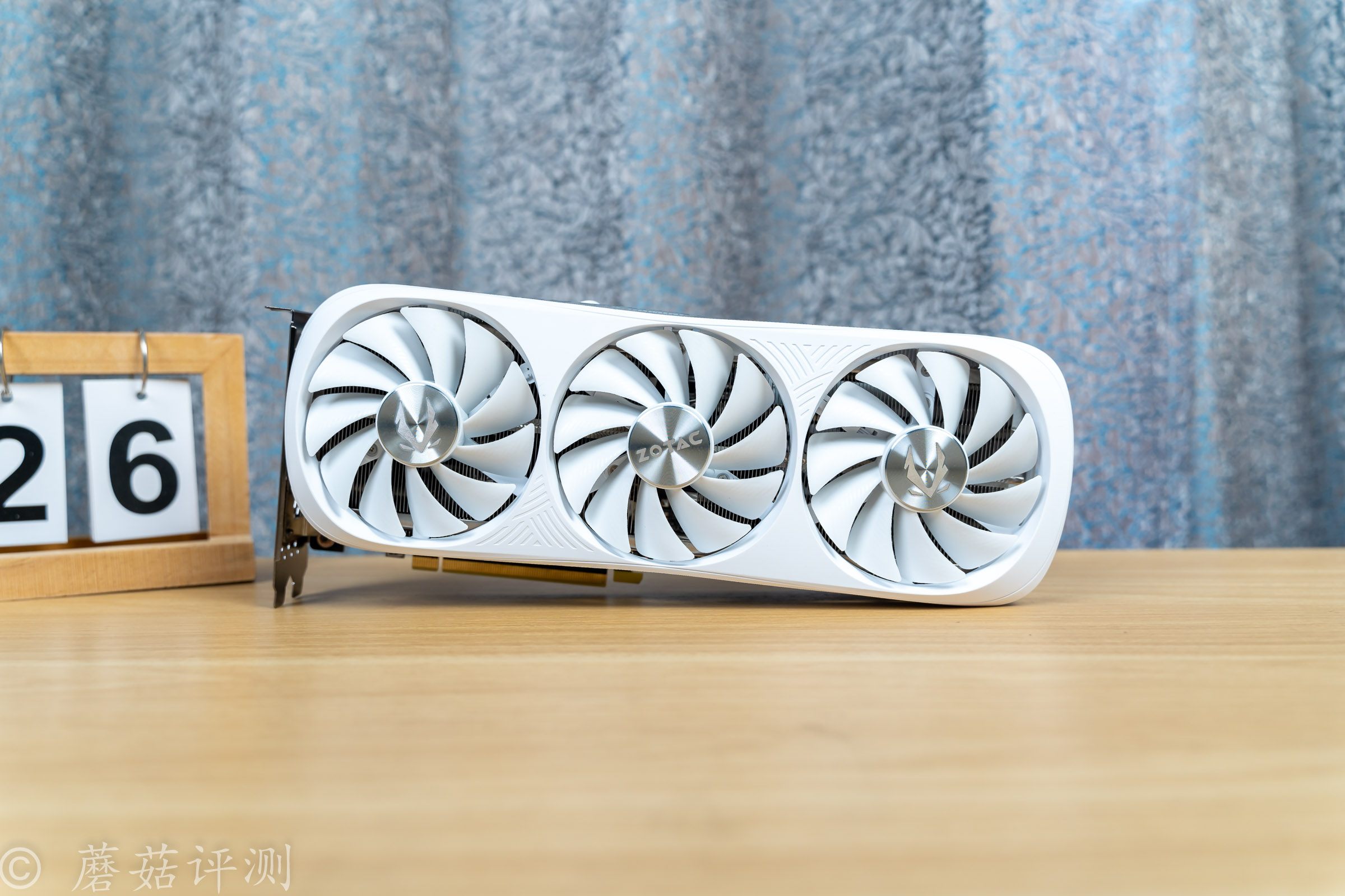 清新素雅，完美適配白色主題機(jī)箱，索泰RTX4070 Ti Super OC月白顯卡 評(píng)測(cè)