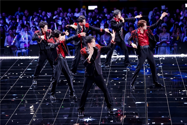 佳能EOS C50 團(tuán)播首秀驚艷無(wú)憂之夜，明星感直播助推流量破百億